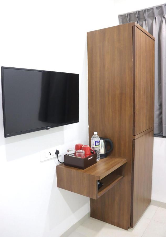 Sharman Suites Poona Buitenkant foto