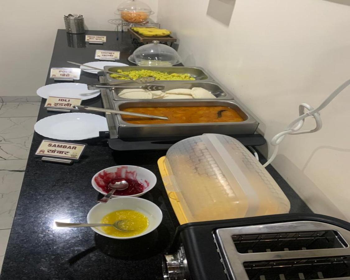 Sharman Suites Poona Buitenkant foto